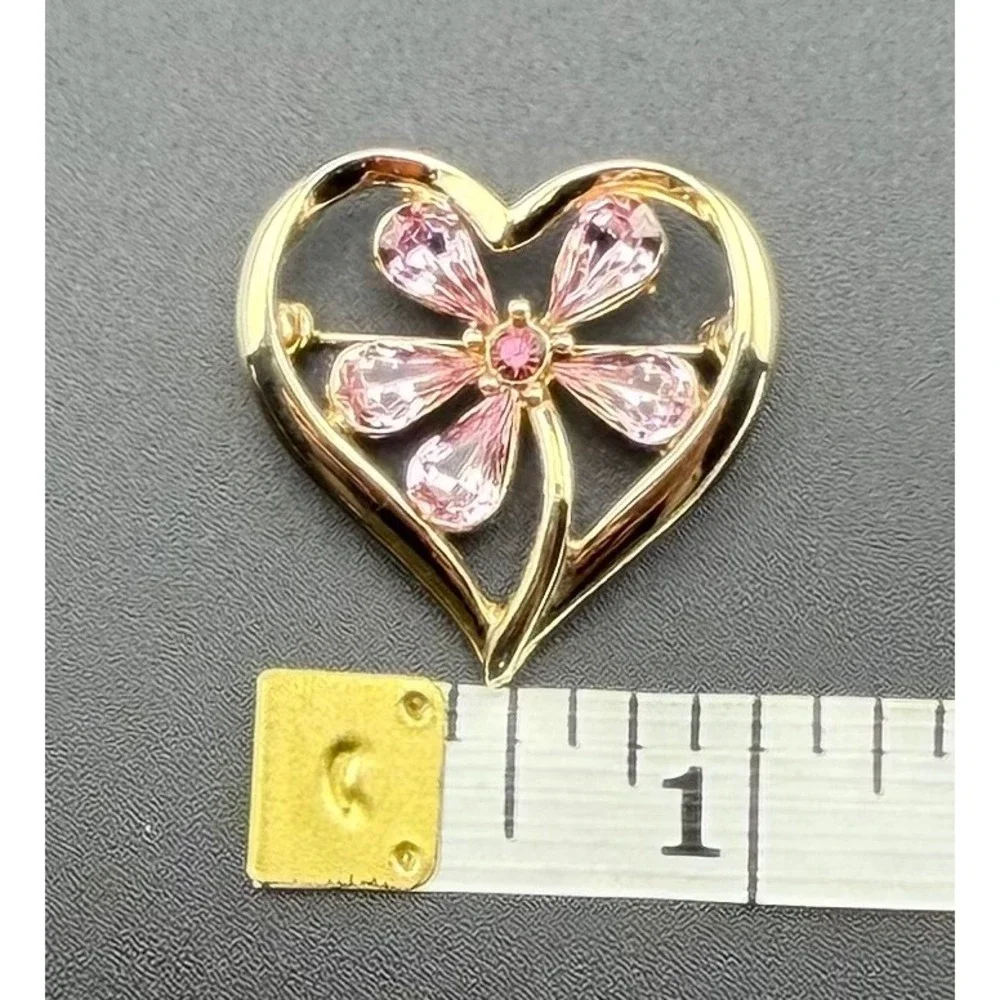 Monet Brooch Lilac Purple Gold Tone Heart Flower Rhinestone‎ Crystal Vintage Pin